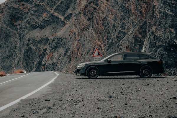 Comment choisir le meilleur type de pneu pour votre véhicule en fonction des saisons et des conditions climatiques?